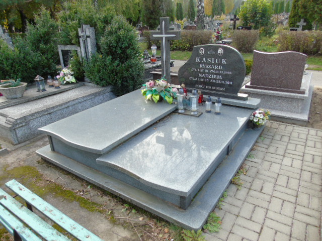 Mirosław Kasiuk 1955 Białystok - Grobonet - Wyszukiwarka osób pochowanych