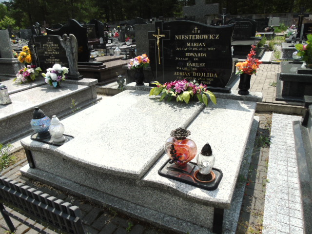 Grób Adrian Dojlida