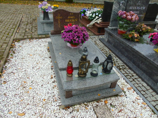 Grób Jerzy Siegień
